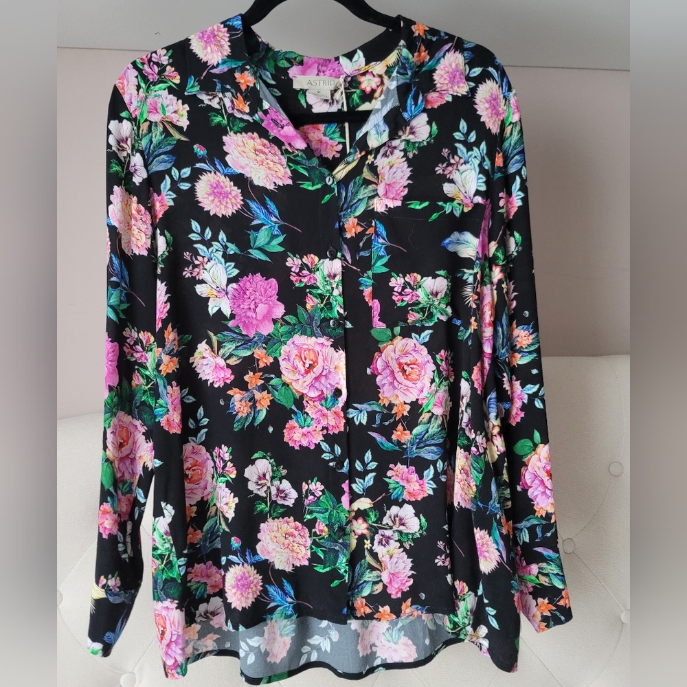 NWT -Sz M- Floral Black Blouse - ASTRID